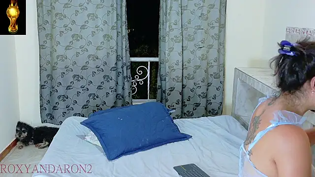 Snapshot of RoxyandAron2 chatting on June 13, 1:36 am RoxyandAron2 online show from June 13, 1:36 am