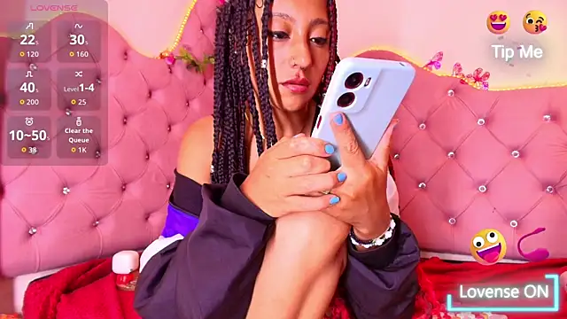 Snapshot of Sheilly_brown chatting on May 16, 7:45 pm Sheilly brown online show from May 16, 7:45 pm