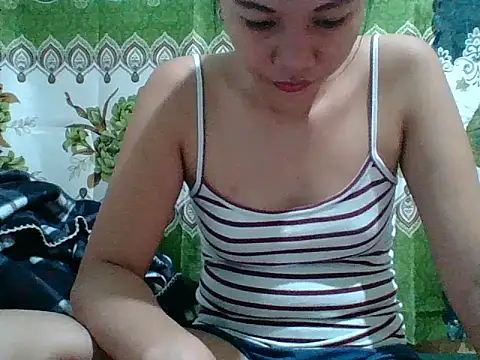 Snapshot of Sweet_Gera21 chatting on November 13, 11:31 am Sweet Gera21 online show from November 13, 11:31 am