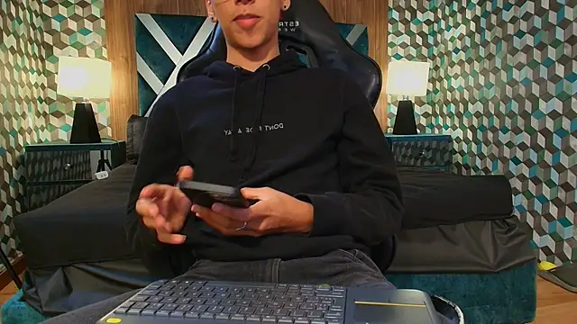 Aiden Royce online show from September 14, 9:36 pm