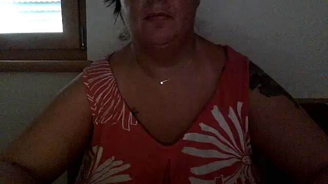 Snapshot of LaReginaNera chatting on June 27, 8:19 am LaReginaNera online show from June 27, 8:19 am