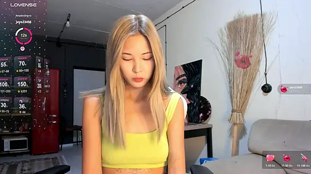 Snapshot of Korean_blink chatting on July 24, 6:17 pm Korean blink online show from July 24, 6:17 pm