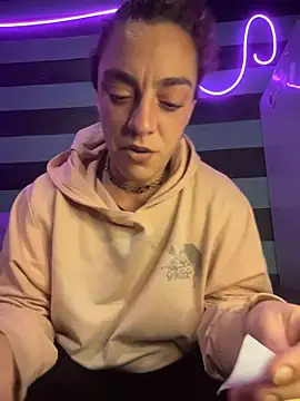 Snapshot of etherconh chatting on June 8, 1:28 am etherconh online show from June 8, 1:28 am
