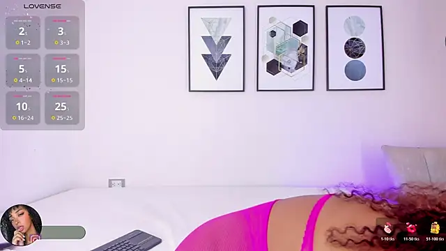 Tina curly online show from December 3, 11:30 am