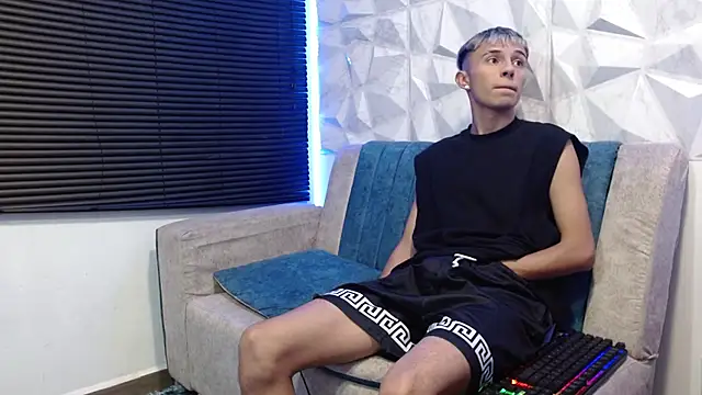 Snapshot of Isaac_tan chatting on October 5, 3:16 am Isaac tan online show from October 5, 3:16 am