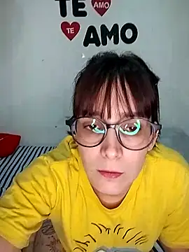 Snapshot of cacaucat chatting on September 27, 2:27 am cacaucat online show from September 27, 2:27 am