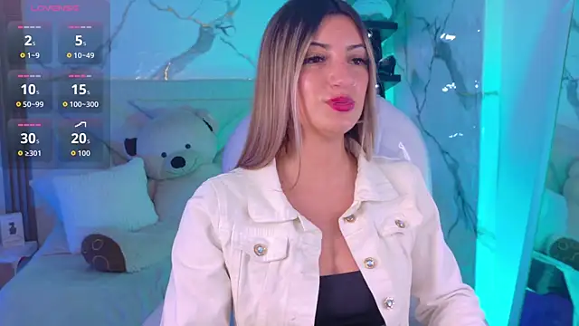 Snapshot of _aitana_001 chatting on June 13, 7:23 pm aitana 001 online show from June 13, 7:23 pm