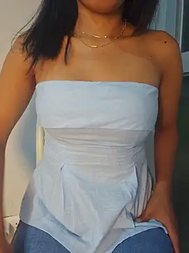 Snapshot of Miss_Pompitas23 chatting on June 8, 4:13 am Miss Pompitas23 online show from June 8, 4:13 am