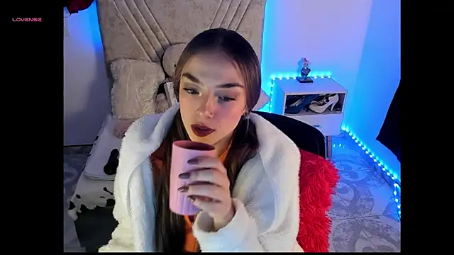 Mia Victoria22 online show from May 1, 3:33 am