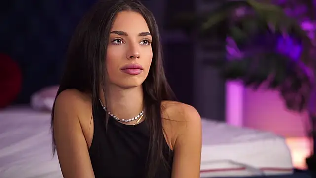 LalaRoze online show from September 25, 6:55 pm