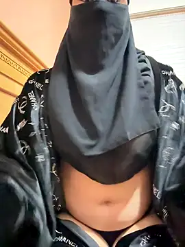 Snapshot of _Laiali_ chatting on October 5, 11:30 am Laiali online show from October 5, 11:30 am