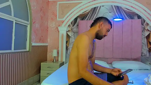 magnus serket online show from February 13, 11:39 am