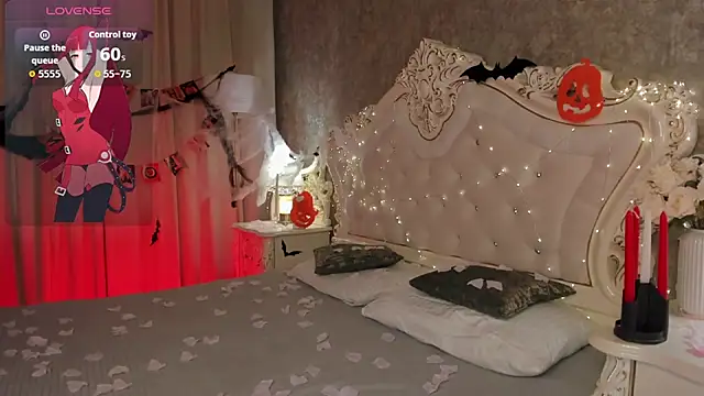 Lucy Shaw online show from October 19, 11:55 am