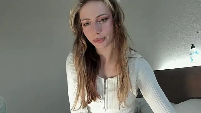 MilaDeLune online show from November 8, 4:18 pm