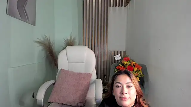 Snapshot of MacarenaRosse chatting on November 12, 8:41 pm MacarenaRosse online show from November 12, 8:41 pm