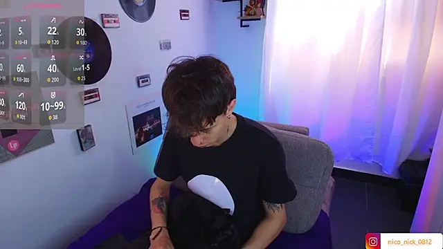 Snapshot of Nick_Bangover_ chatting on September 22, 6:32 pm Nick Bangover  online show from September 22, 6:32 pm