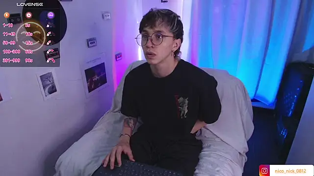 Snapshot of Nick_Bangover_ chatting on June 6, 7:29 pm Nick Bangover online show from June 6, 7:29 pm