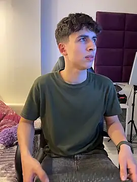 AdrianRinaldi online show from December 1, 8:14 pm