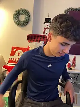 AdrianRinaldi online show from December 13, 8:25 pm