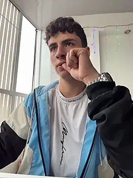 AdrianRinaldi online show from December 19, 8:38 pm