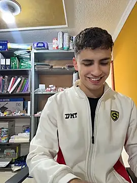 AdrianRinaldi online show from May 3, 3:07 pm