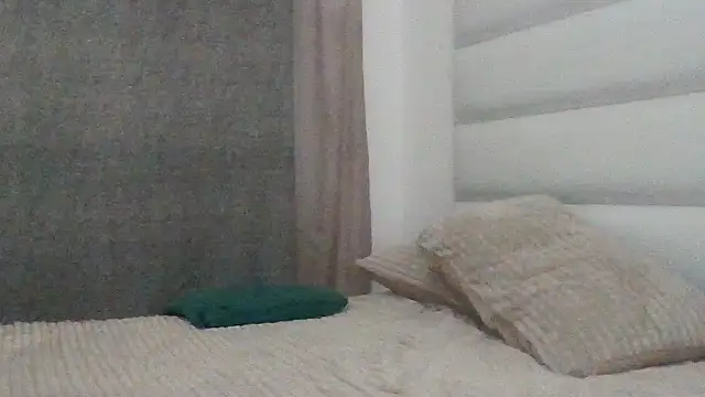 Snapshot of SexyNonnyy chatting on October 1, 6:03 pm SexyNonnyy online show from October 1, 6:03 pm