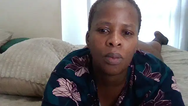 Snapshot of SexyNonnyy chatting on November 20, 6:13 am SexyNonnyy online show from November 20, 6:13 am