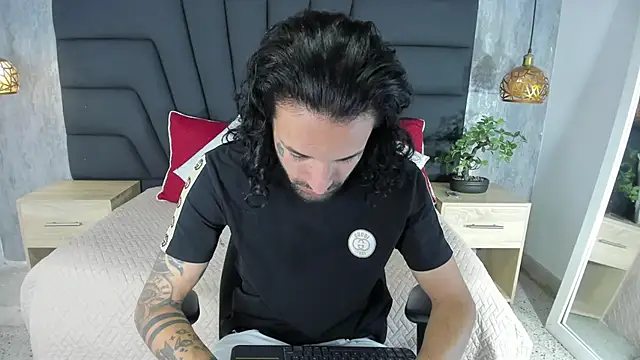 Hisoka 011 online show from October 24, 7:43 pm