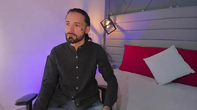 Hisoka 011 online show from February 8, 1:03 pm