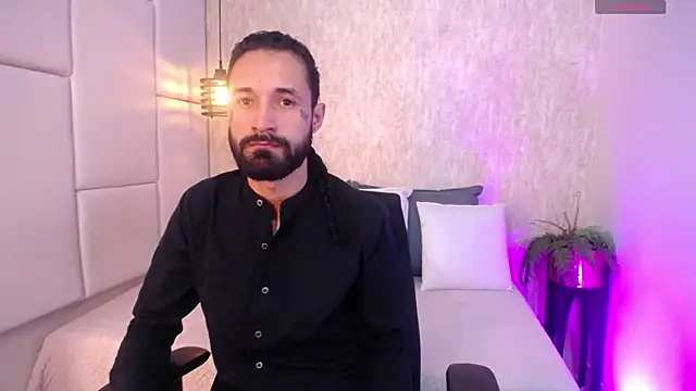 Hisoka 011 online show from February 25, 7:45 pm