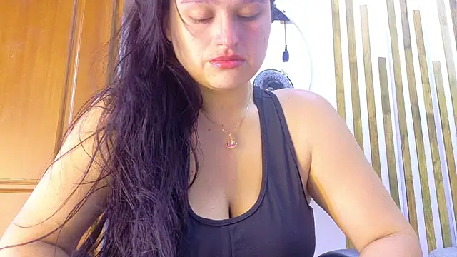 Snapshot of Jennifer_Vega1 chatting on May 19, 8:48 pm Jennifer Vega1 online show from May 19, 8:48 pm