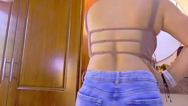 Snapshot of Jennifer_Vega1 chatting on June 15, 9:06 pm Jennifer Vega1 online show from June 15, 9:06 pm