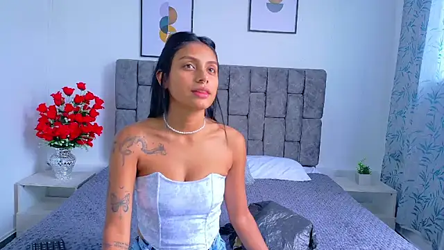 Snapshot of Soffia_Konig_ chatting on December 15, 6:12 pm Soffia Konig online show from December 15, 6:12 pm