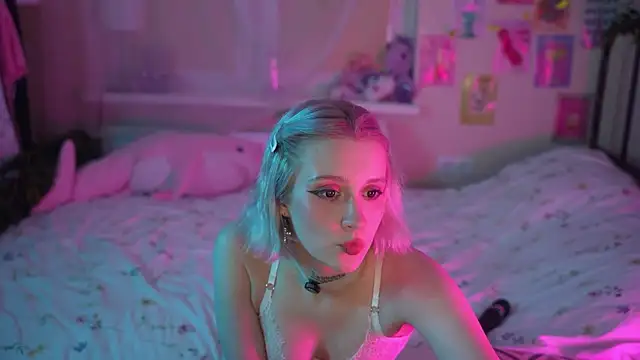 Snapshot of lil_tweety chatting on September 25, 6:33 pm lil tweety online show from September 25, 6:33 pm