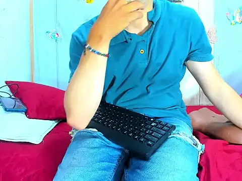 afroditoo online show from December 2, 2:50 am