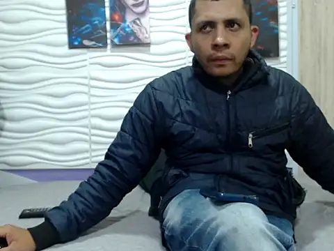 afroditoo online show from December 20, 2:40 am