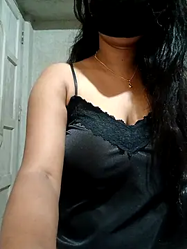 Snapshot of DiyaRoy49 chatting on October 23, 10:36 am DiyaRoy49 online show from October 23, 10:36 am