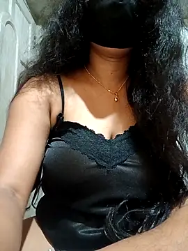 Snapshot of DiyaRoy49 chatting on October 24, 11:17 am DiyaRoy49 online show from October 24, 11:17 am