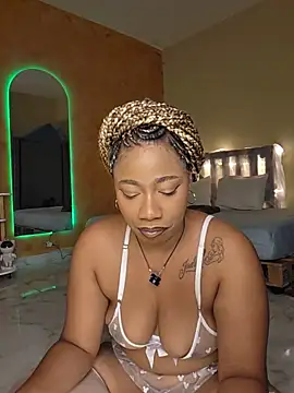Snapshot of Naomi_jhonson chatting on May 29, 2:48 pm Naomi jhonson online show from May 29, 2:48 pm