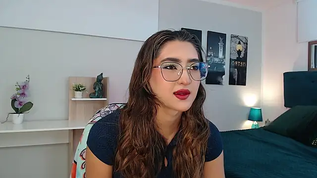 Snapshot of madame_lottie chatting on October 16, 12:39 pm madame lottie online show from October 16, 12:39 pm