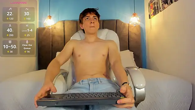 Oscar and dani online show from November 2, 4:04 am