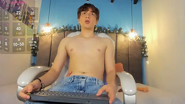 Oscar and dani online show from December 5, 4:32 am