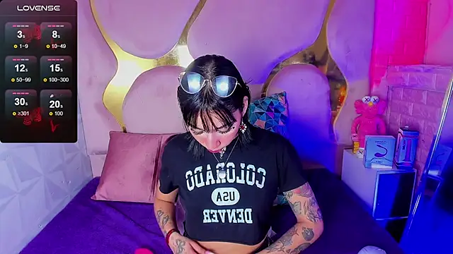 Niina Sissy online show from February 2, 2:43 am