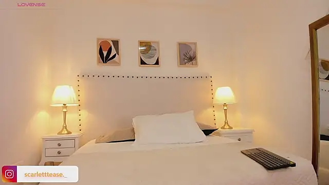 Snapshot of scarlettTease_ chatting on June 19, 9:40 pm scarlettTease online show from June 19, 9:40 pm