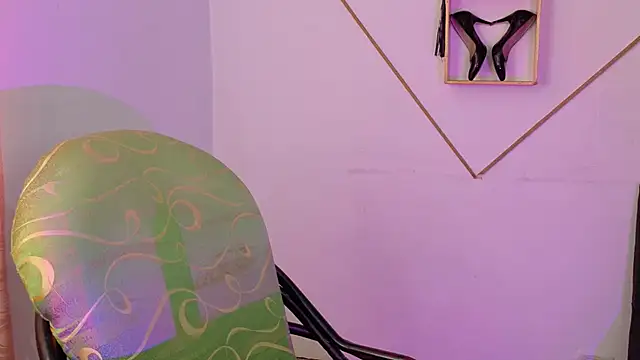 Snapshot of Linda_andrew chatting on January 13, 6:35 pm Linda andrew online show from January 13, 6:35 pm