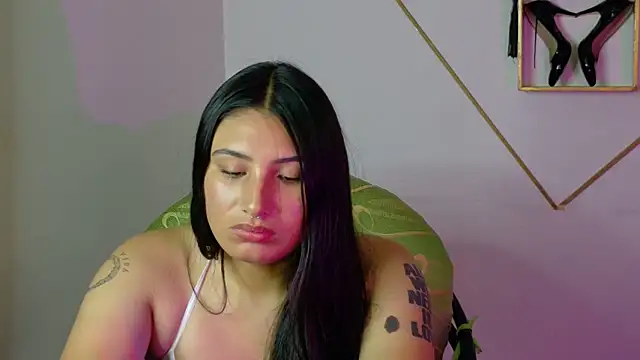 Snapshot of Linda_andrew chatting on February 3, 5:51 pm Linda andrew online show from February 3, 5:51 pm