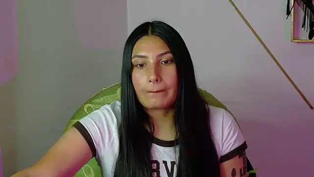 Snapshot of Linda_andrew chatting on February 4, 6:25 pm Linda andrew online show from February 4, 6:25 pm