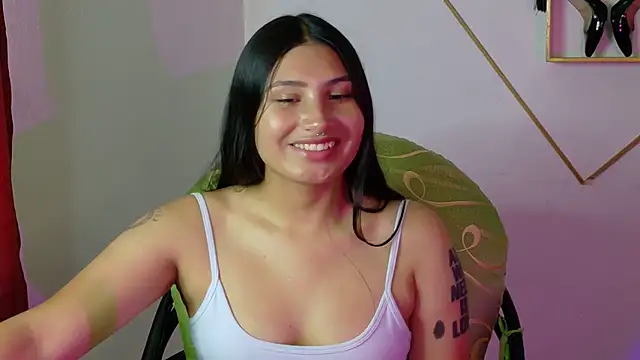 Snapshot of Linda_andrew chatting on February 12, 7:20 pm Linda andrew online show from February 12, 7:20 pm