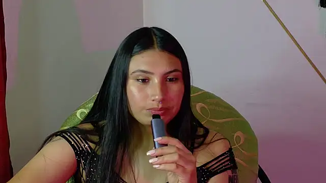 Snapshot of Linda_andrew chatting on February 13, 7:21 pm Linda andrew online show from February 13, 7:21 pm