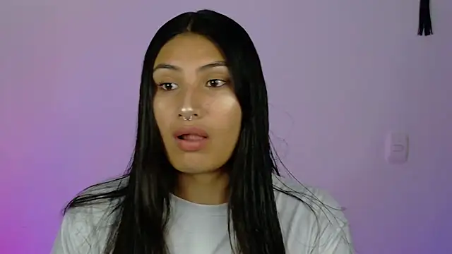 Snapshot of Linda_andrew chatting on February 27, 4:40 pm Linda andrew online show from February 27, 4:40 pm